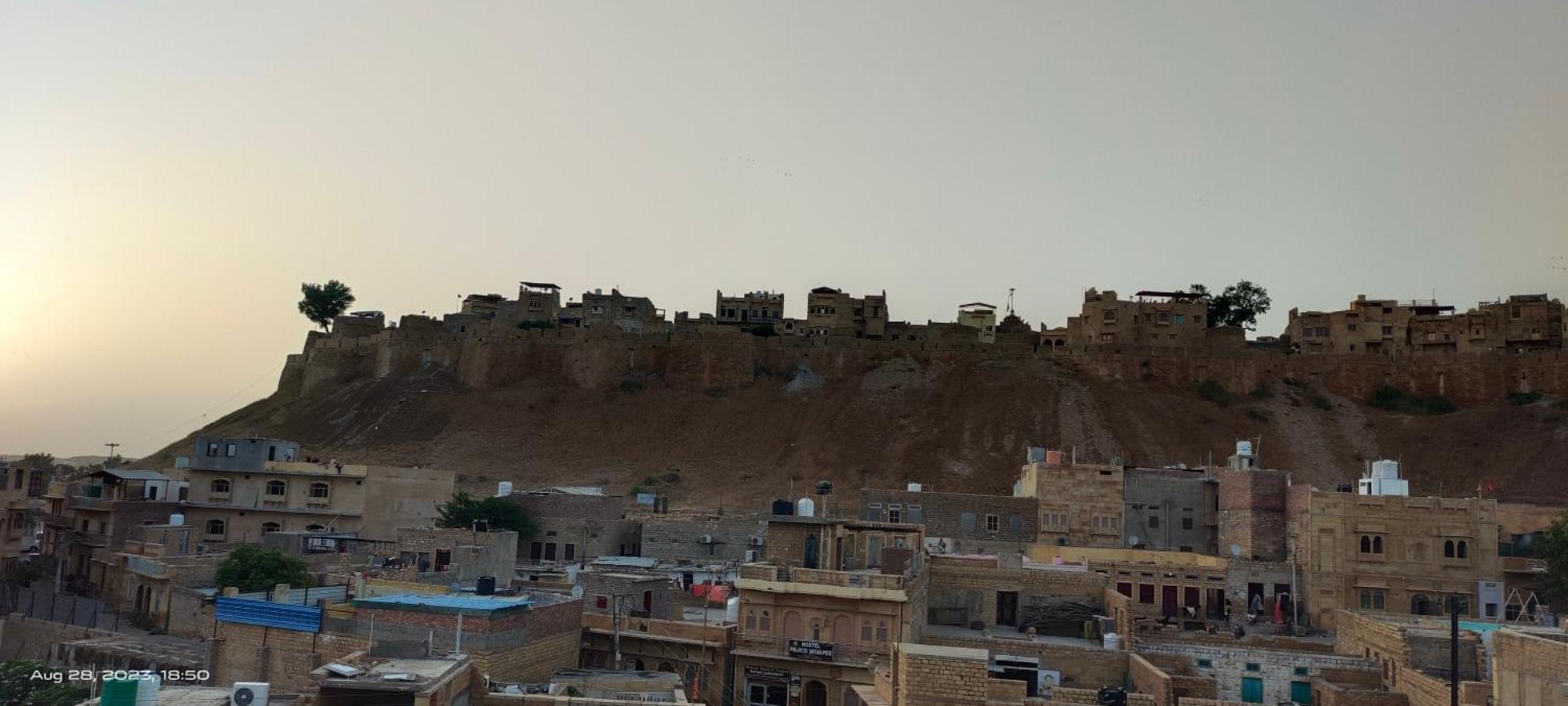 Hotel Sallu Safari Jaisalmer Eksteriør bilde
